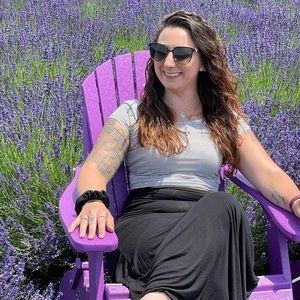 Meet your Posher, Danielle